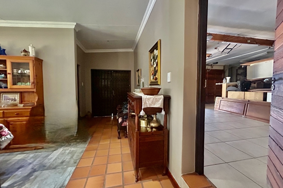 6 Bedroom Property for Sale in Melodie North West